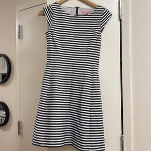 Lilly Pulitzer Brielle dress in resort white and navy.